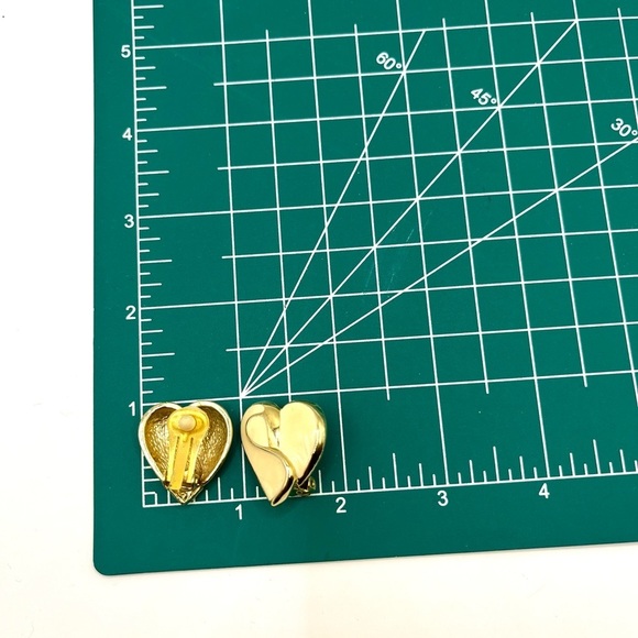 Heart Earrings Gold Tone and Cream Enamel Heart Earrings ❤️ Clip on - Picture 13 of 13